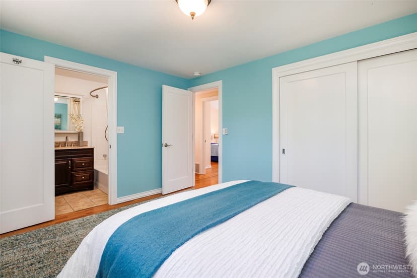 Property photo for 14101 Phinney Avenue N, Seattle photo 12