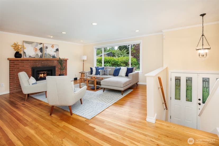 Property photo for 14101 Phinney Avenue N, Seattle photo 2