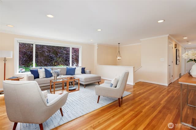 Property photo for 14101 Phinney Avenue N, Seattle photo 3