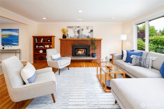 Property photo for 14101 Phinney Avenue N, Seattle photo 4