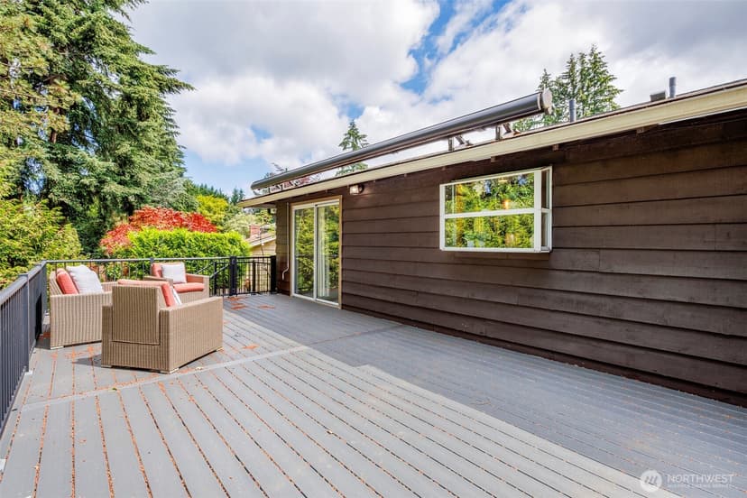 Property photo for 14101 Phinney Avenue N, Seattle photo 25