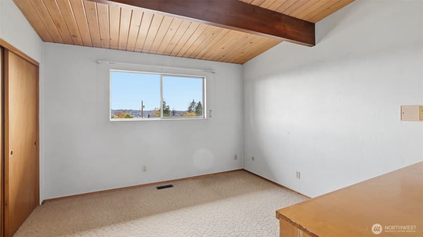 Property photo for 1401 Lincoln Avenue NE, Renton photo 15
