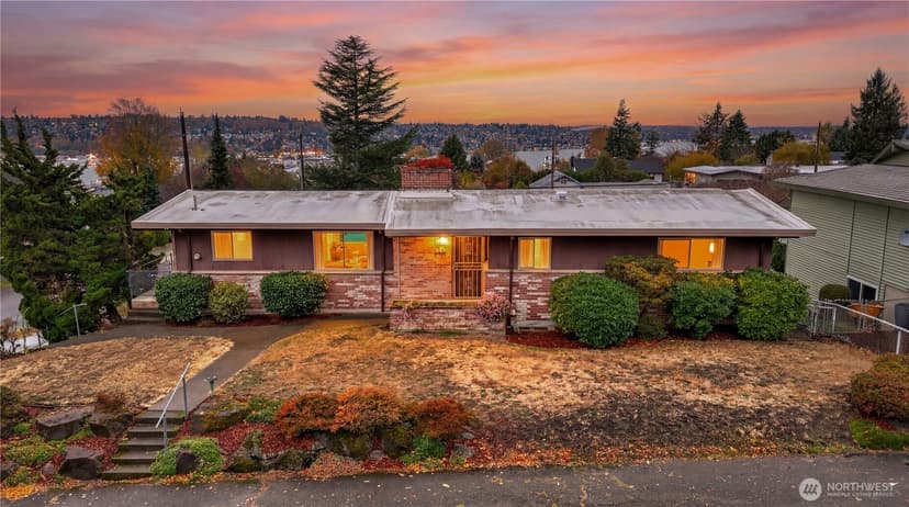 Property photo for 1401 Lincoln Avenue NE, Renton photo 2