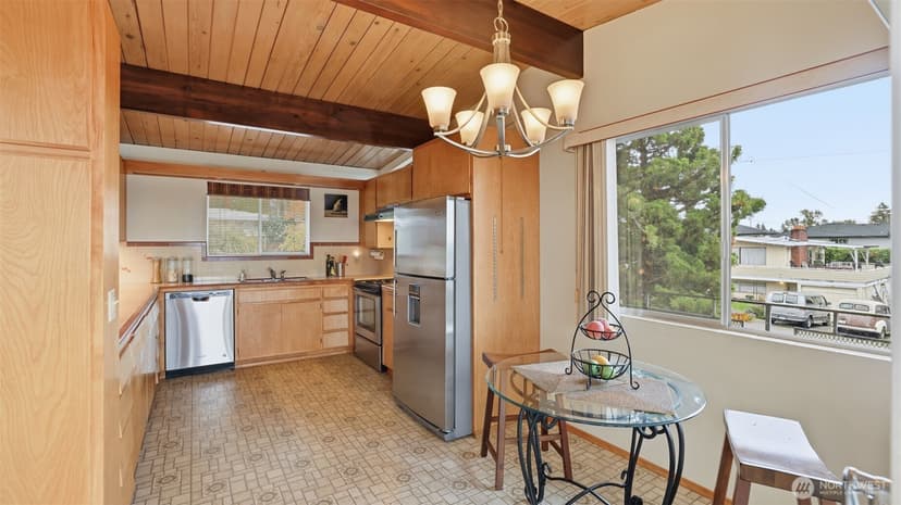Property photo for 1401 Lincoln Avenue NE, Renton photo 12
