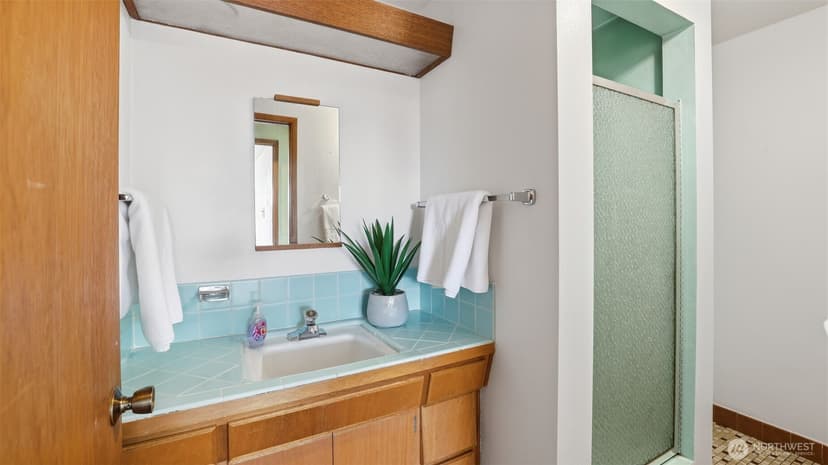 Property photo for 1401 Lincoln Avenue NE, Renton photo 18