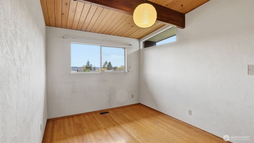 Property photo for 1401 Lincoln Avenue NE, Renton photo 16