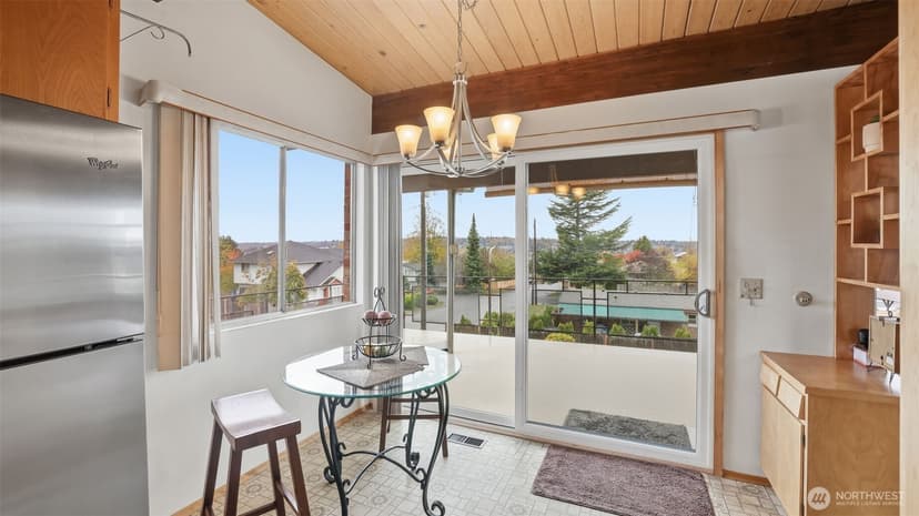 Property photo for 1401 Lincoln Avenue NE, Renton photo 8