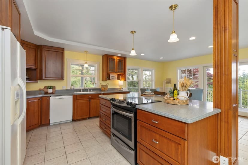 Property photo for 17164 Lemolo Shore Drive NE, Poulsbo photo 13