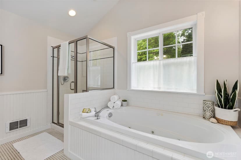 Property photo for 17164 Lemolo Shore Drive NE, Poulsbo photo 20