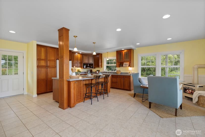 Property photo for 17164 Lemolo Shore Drive NE, Poulsbo photo 14