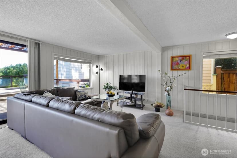 Property photo for 15402 Rose Road SW, Lakewood photo 5