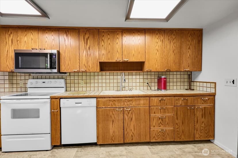 Property photo for 15402 Rose Road SW, Lakewood photo 11