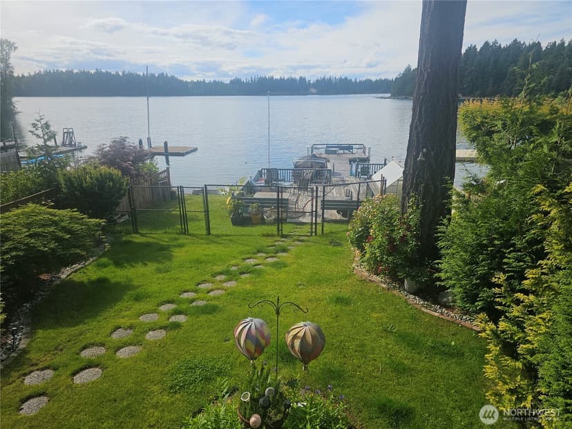 Property photo for 15402 Rose Road SW, Lakewood