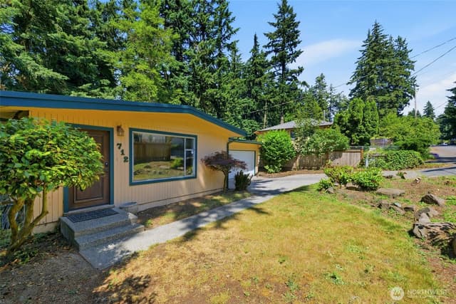 Property photo for 712 NE 198th Street, Shoreline photo 2