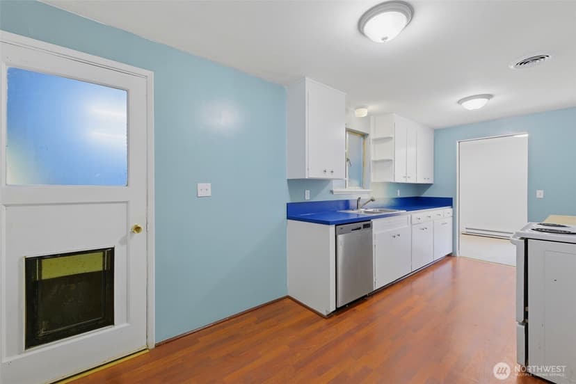 Property photo for 712 NE 198th Street, Shoreline photo 17