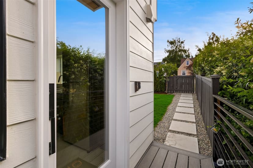 Property photo for 3450 37th Avenue SW #B, Seattle photo 7