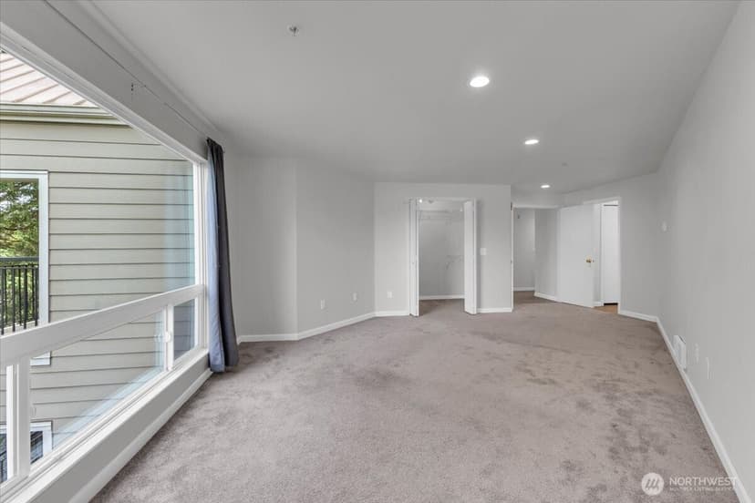 Property photo for 823 N 161st Place #405, Shoreline photo 11