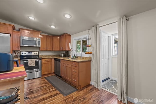 Property photo for 12419 20th Avenue S, Seattle photo 5