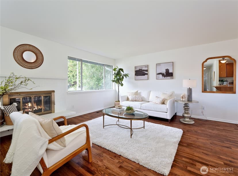 Property photo for 10417 NE 142 Street, Kirkland photo 2