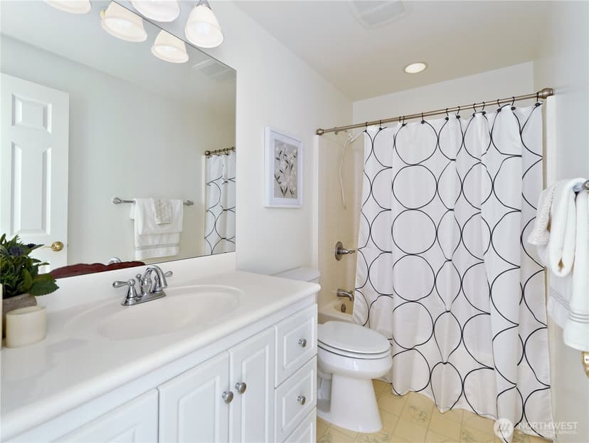 Property photo for 10417 NE 142 Street, Kirkland photo 15