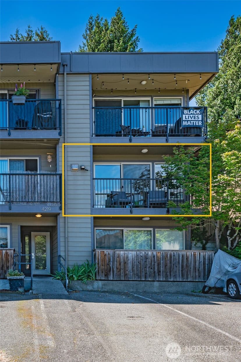 Property photo for 4219 Whitman Avenue N #4, Seattle photo 24