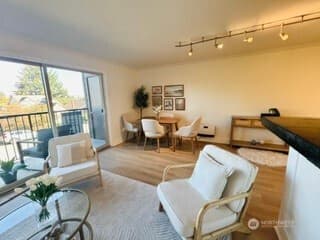Property photo for 4219 Whitman Avenue N #4, Seattle photo 6