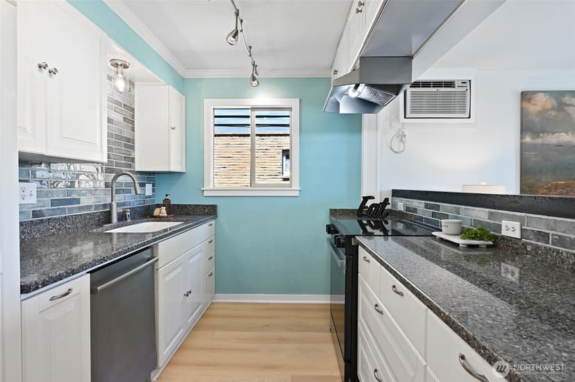 Property photo for 4219 Whitman Avenue N #4, Seattle photo 9