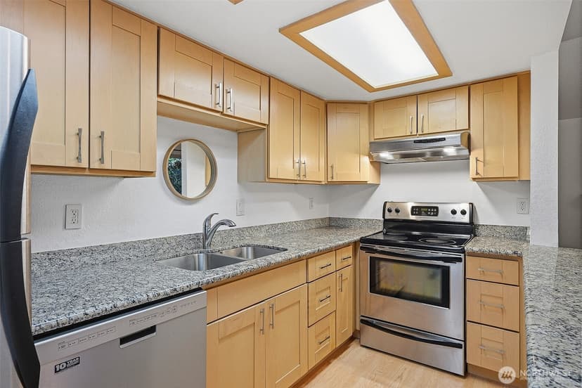 Property photo for 1475 N 200th Street #101, Shoreline photo 6