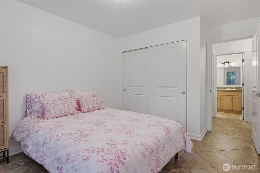 Property photo for 1475 N 200th Street #101, Shoreline photo 8