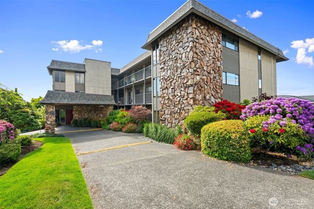 Property photo for 655 Main Street #305, Edmonds photo 3