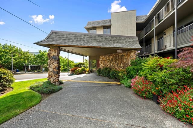 Property photo for 655 Main Street #305, Edmonds photo 4