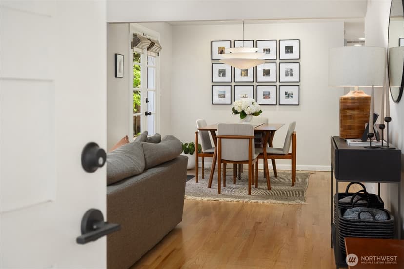 Property photo for 717 W Cremona Street, Seattle photo 2