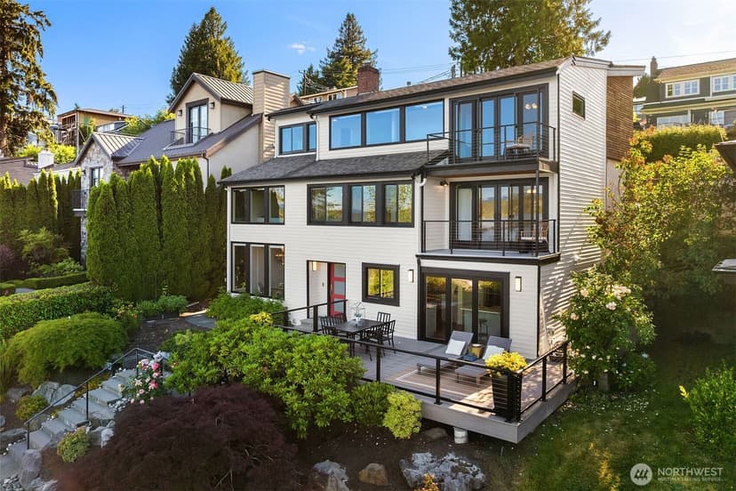 Property photo for 917 Lake Washington Boulevard S, Seattle photo 3