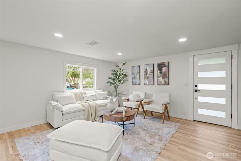 Property photo for 6633 S 118th Street, Seattle photo 6