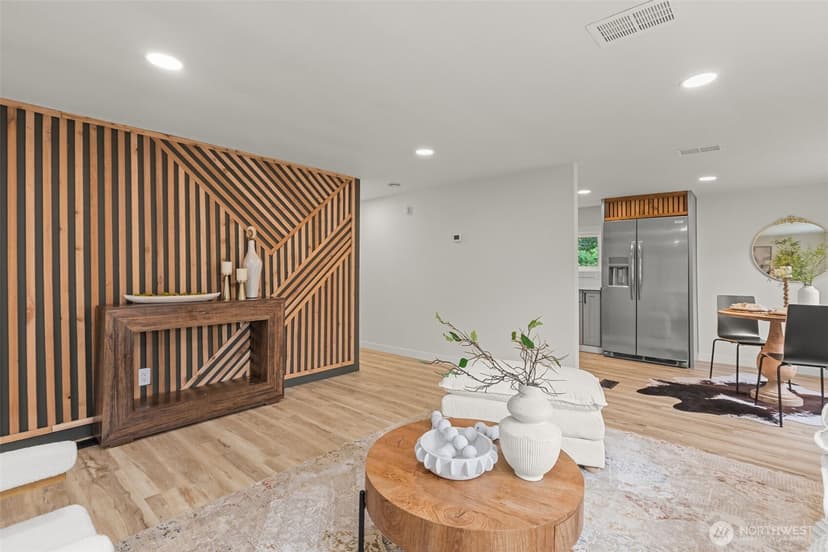 Property photo for 6633 S 118th Street, Seattle photo 4