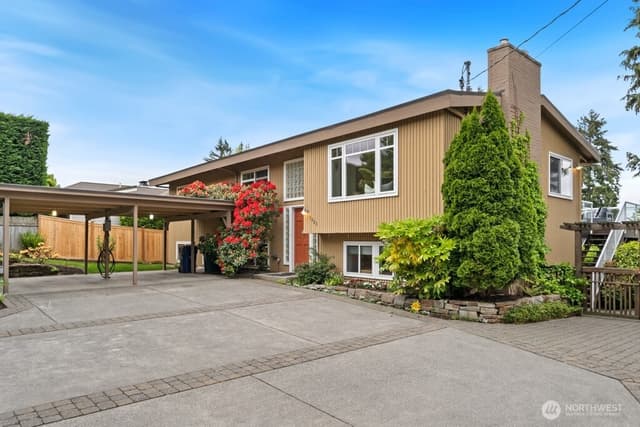 Property photo for 1623 2nd Street, Kirkland photo 2