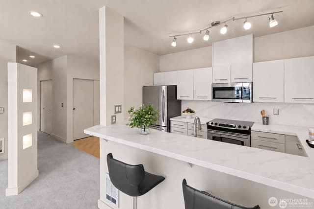 Property photo for 700 E Denny Way #603, Seattle photo 5