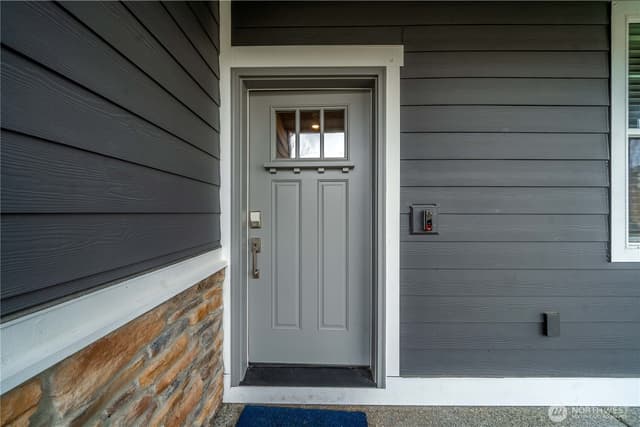 Property photo for 32709 Ash Avenue SE, Black Diamond photo 4
