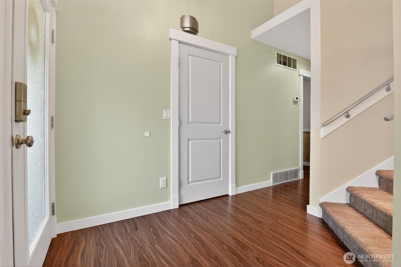 Property photo for 1016 49th Place SW, Everett photo 22