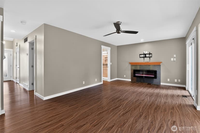 Property photo for 1016 49th Place SW, Everett photo 11