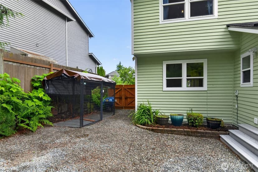 Property photo for 1016 49th Place SW, Everett photo 31