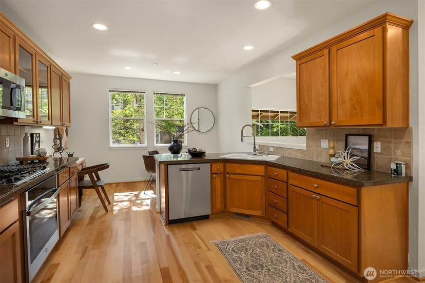 Property photo for 1906 Juneberry Court NE ##1906, Issaquah photo 4