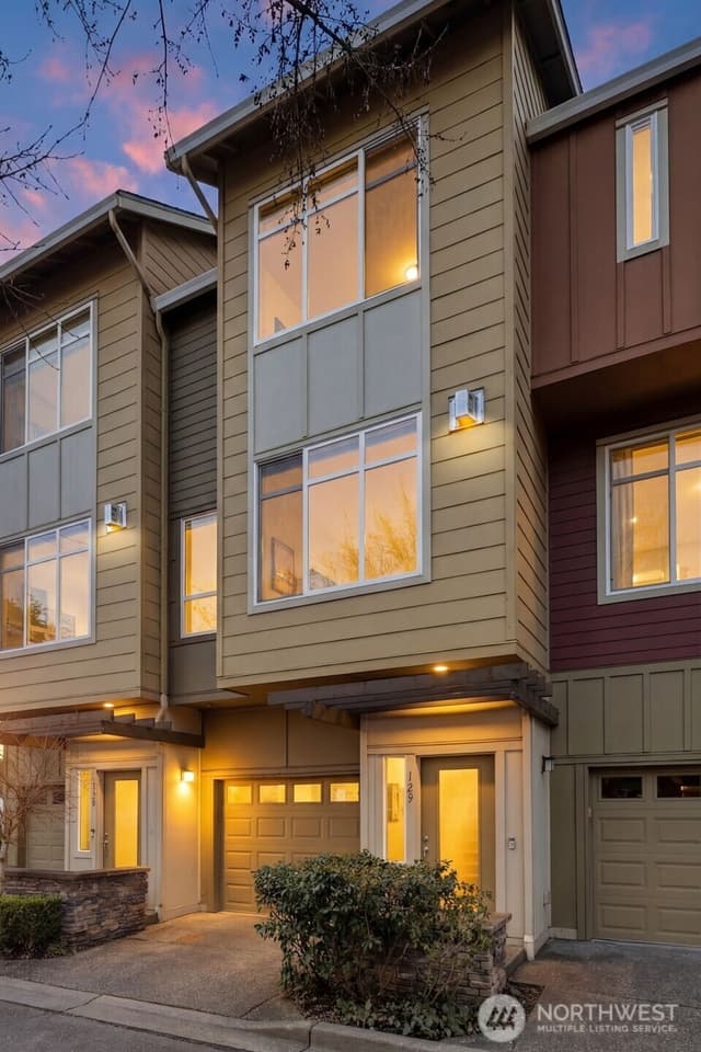Property photo for 129 Cougar Ridge Rd NW #1404, Issaquah photo 2