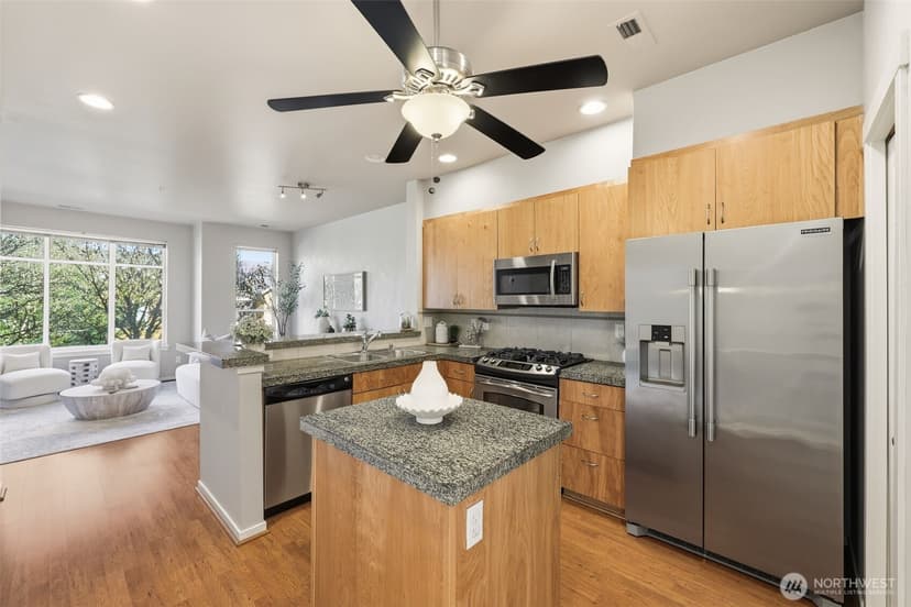 Property photo for 129 Cougar Ridge Rd NW #1404, Issaquah photo 7