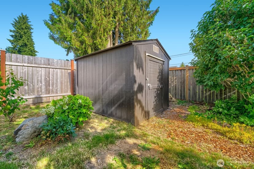 Property photo for 7650 S 113th Street, Seattle photo 26