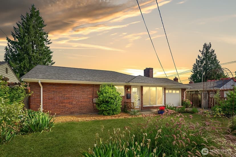 Property photo for 7650 S 113th Street, Seattle photo 3