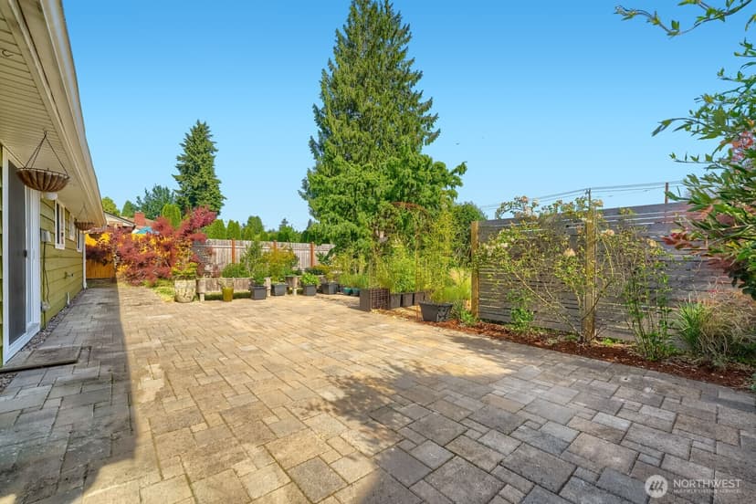 Property photo for 7650 S 113th Street, Seattle photo 17
