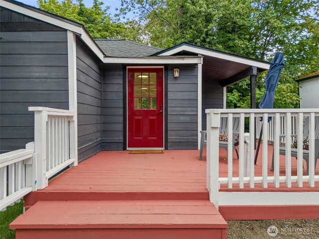 Property photo for 341 Maple Avenue, Port Orchard photo 2