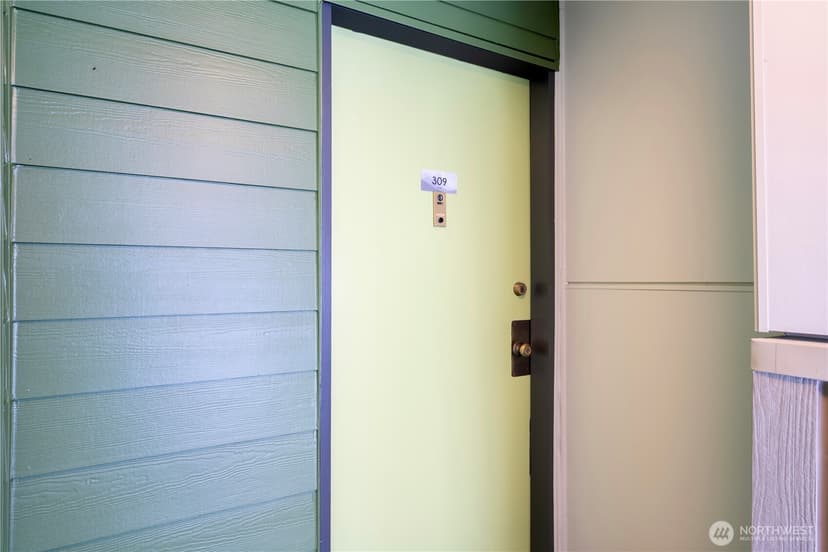 Property photo for 9558 Greenwood Avenue N #309, Seattle photo 11