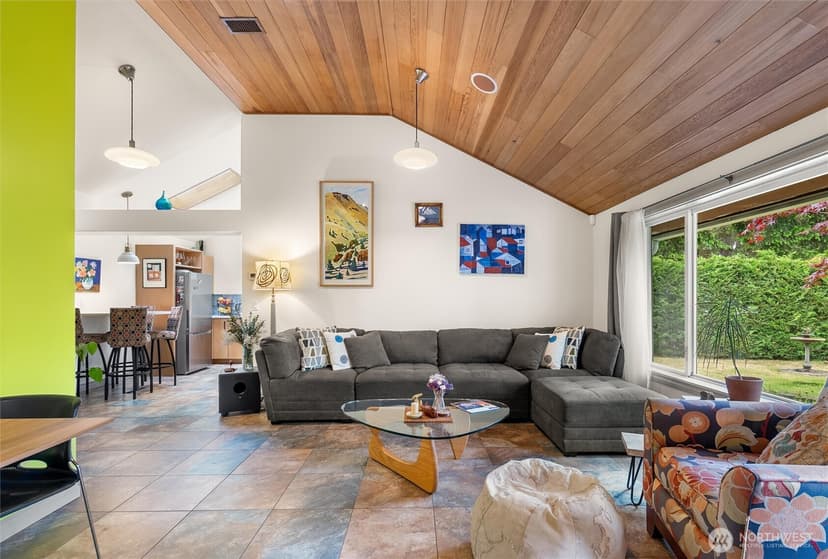 Property photo for 16107 Midvale Avenue N, Shoreline photo 8
